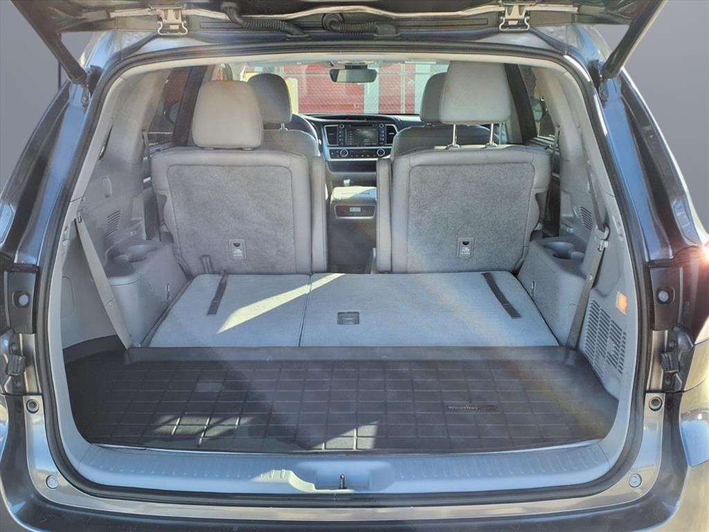 Toyota Highlander Limited Platinum FWD V6 2017 Toyota Highlander Limited Platinum FWD V6 2017