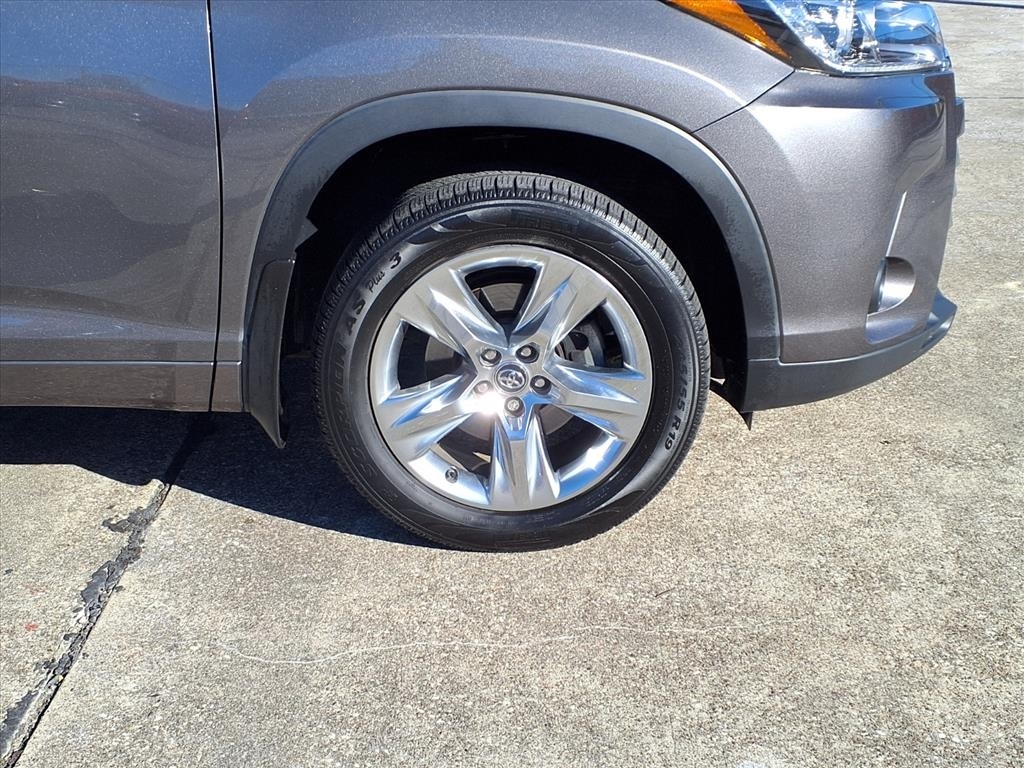 Toyota Highlander Limited Platinum FWD V6 2017 Toyota Highlander Limited Platinum FWD V6 2017