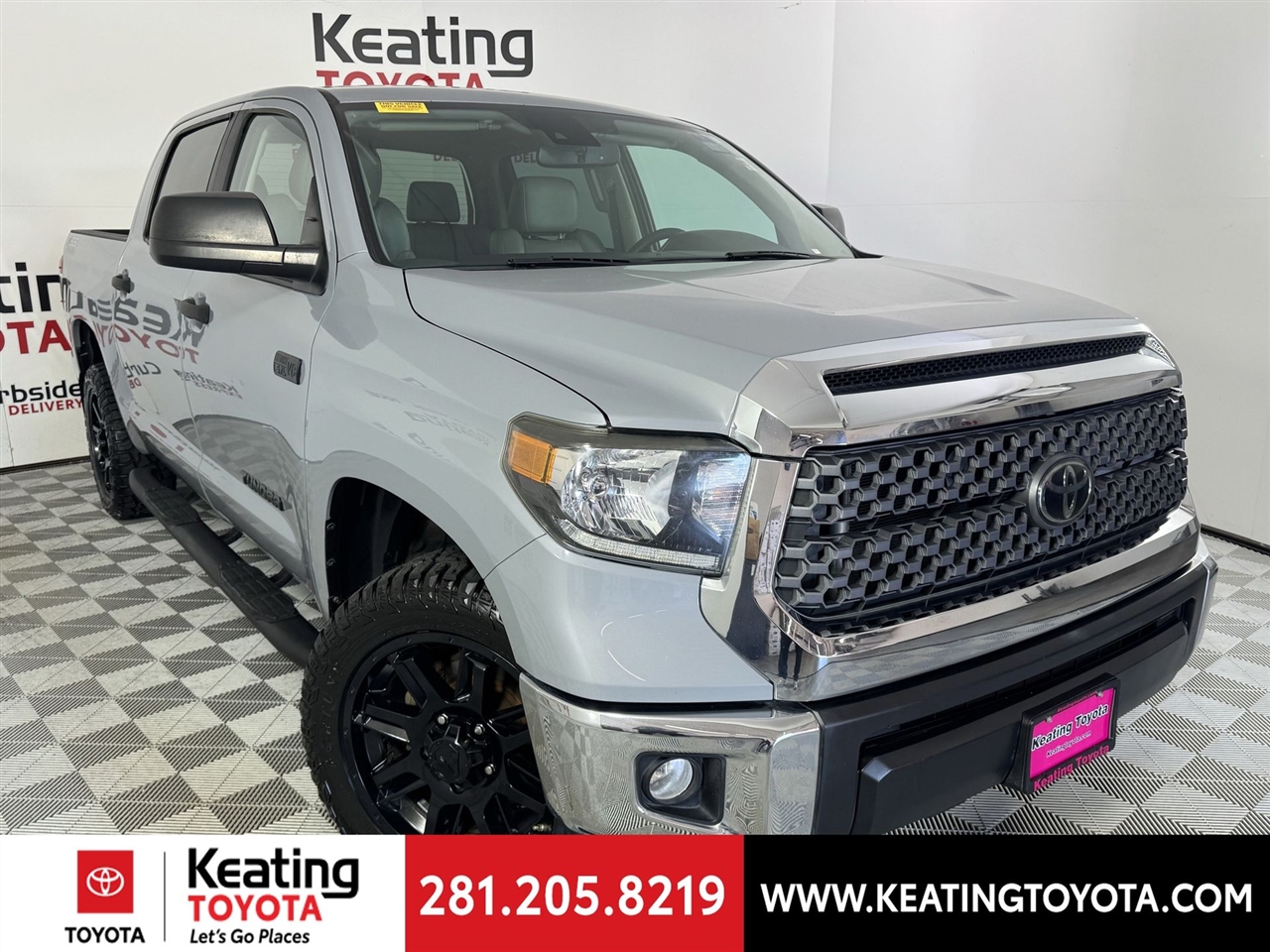 Toyota Tundra SR5 5.7L V8 CrewMax 4WD 2020 Toyota Tundra SR5 5.7L V8 CrewMax 4WD 2020