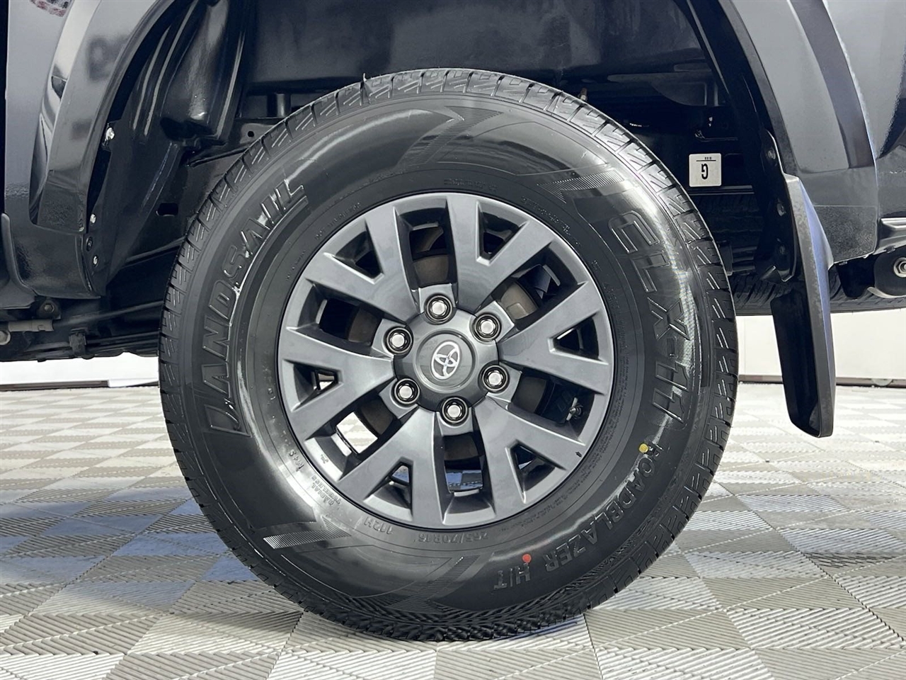 Toyota Tacoma SR5 Double Cab Long Bed V6 6AT 4WD 2023 Toyota Tacoma SR5 Double Cab Long Bed V6 6AT 4WD 2023