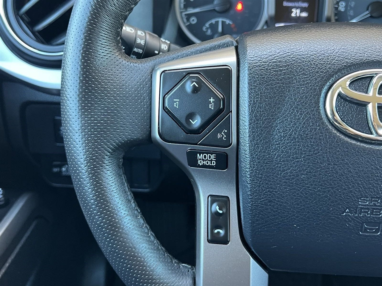 Toyota Tacoma SR5 Double Cab Long Bed V6 6AT 4WD 2023 Toyota Tacoma SR5 Double Cab Long Bed V6 6AT 4WD 2023