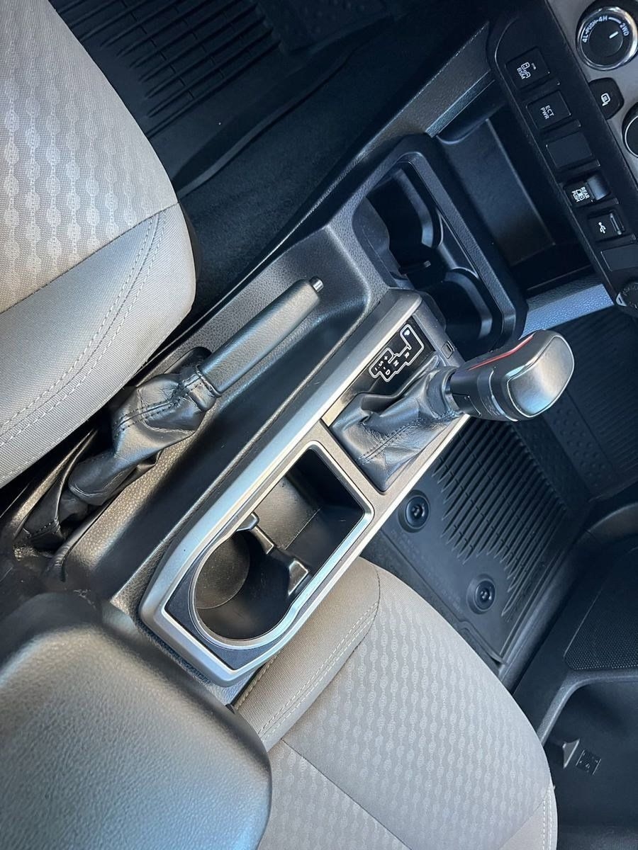 Toyota Tacoma SR5 Double Cab Long Bed V6 6AT 4WD 2023 Toyota Tacoma SR5 Double Cab Long Bed V6 6AT 4WD 2023