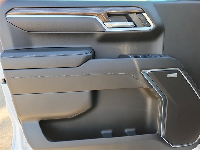 Chevrolet Silverado 1500 RST Crew Cab 2WD 2025