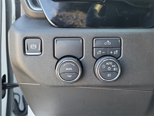 Chevrolet Silverado 1500 RST Crew Cab 2WD 2025