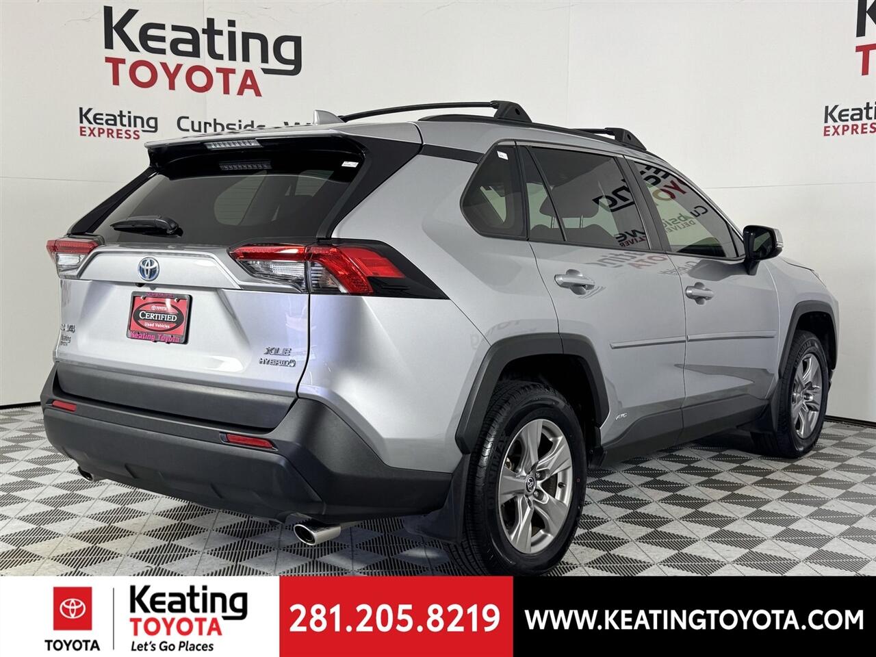 Toyota RAV4 Hybrid XLE 2022