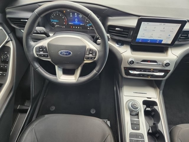 Ford Explorer XLT 2022