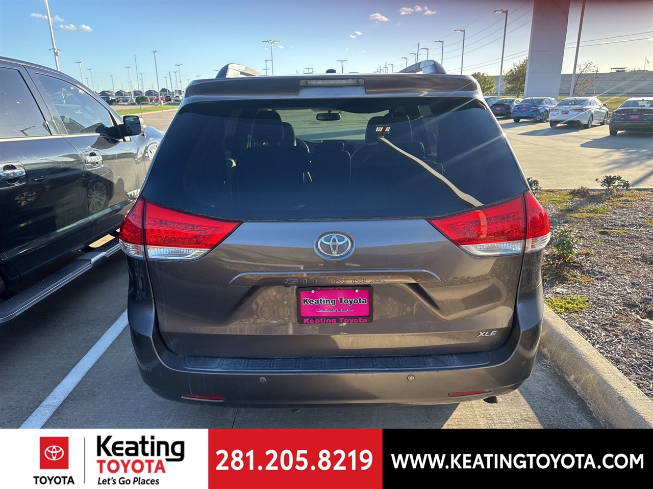 Toyota Sienna XLE FWD 8-Passenger V6 2012