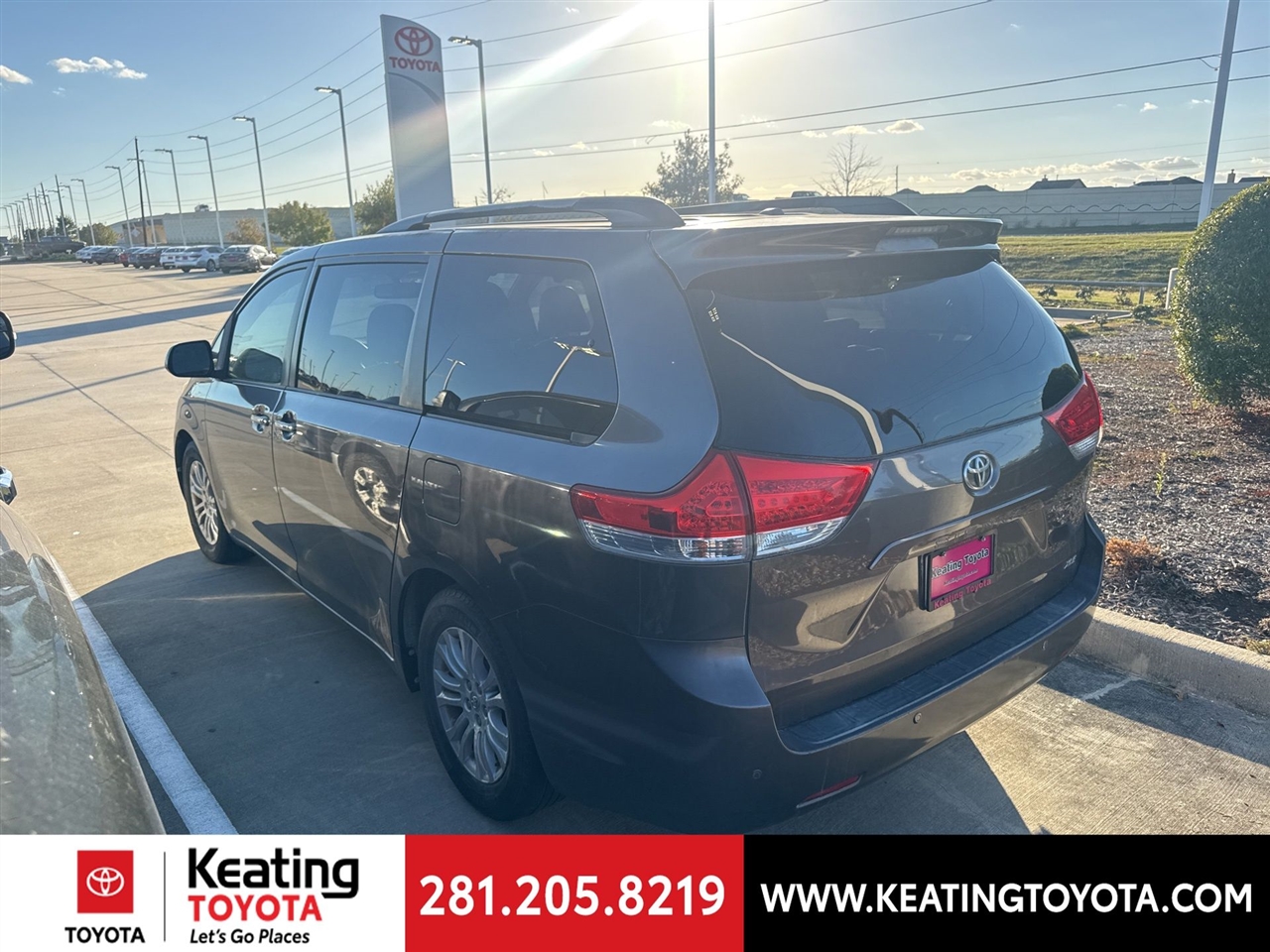 Toyota Sienna XLE FWD 8-Passenger V6 2012