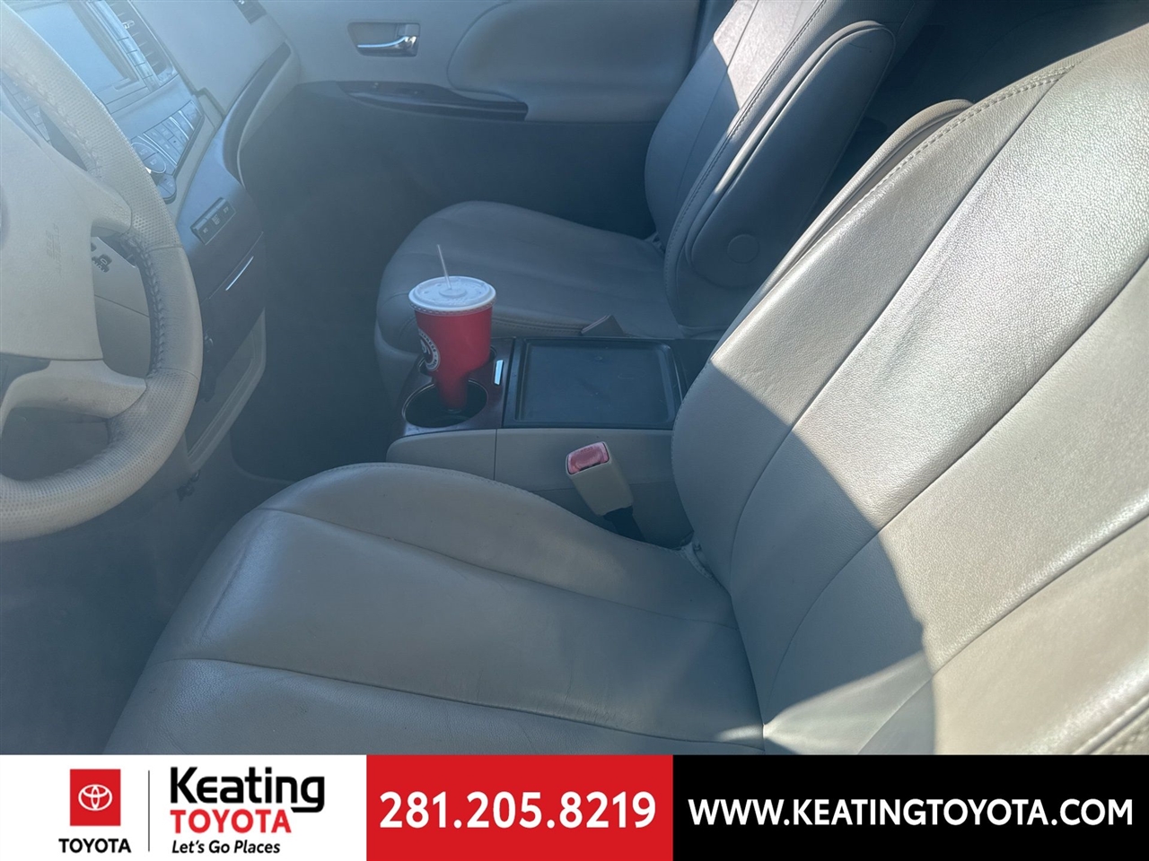 Toyota Sienna XLE FWD 8-Passenger V6 2012