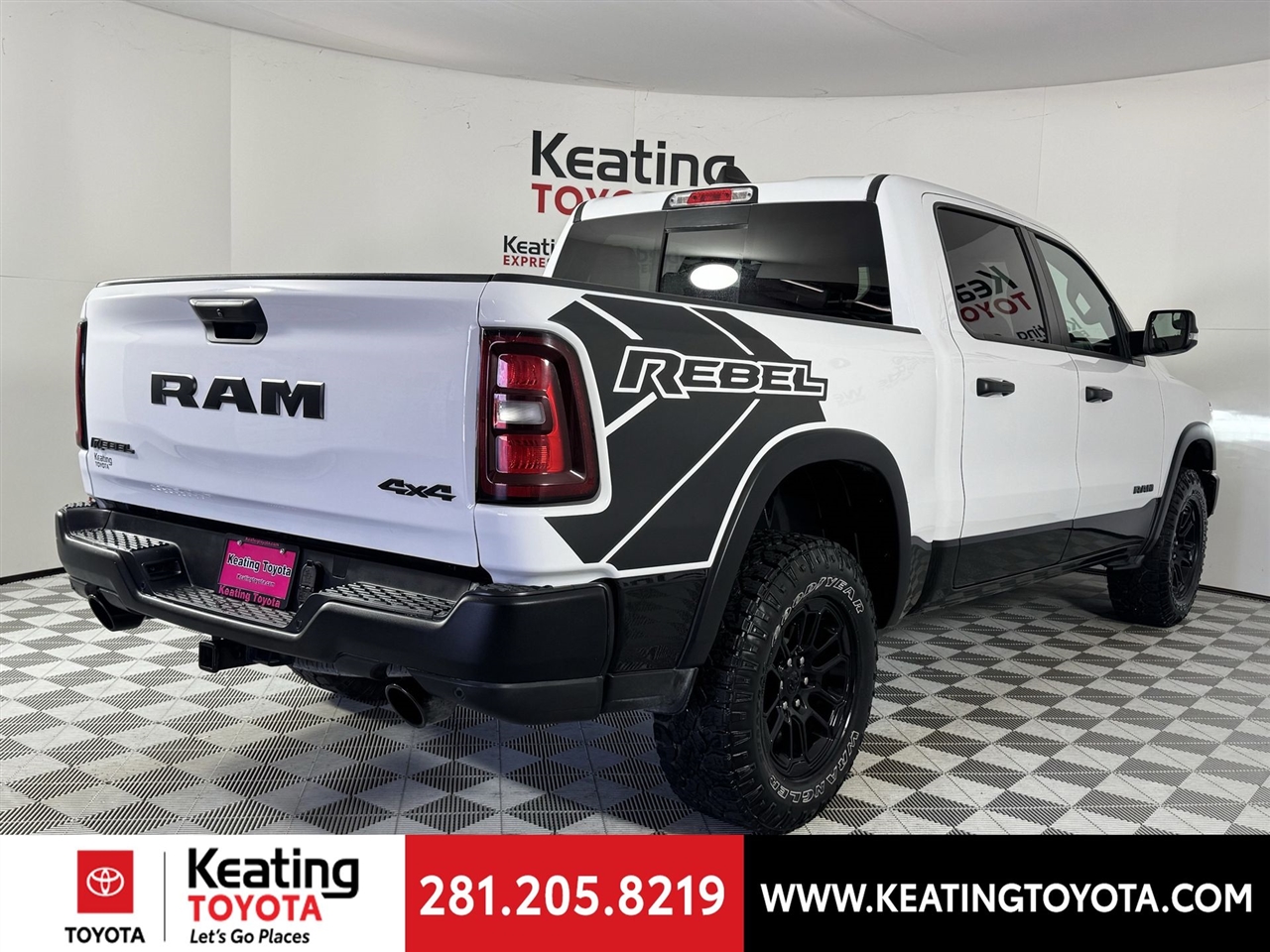 RAM 1500 Rebel Crew Cab SB 4WD 2025