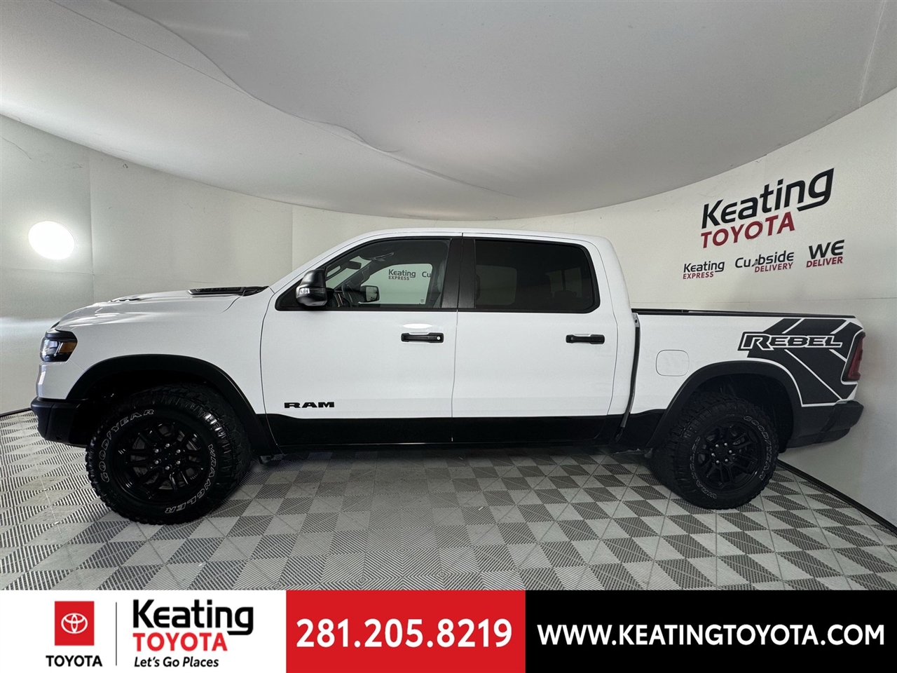 RAM 1500 Rebel Crew Cab SB 4WD 2025