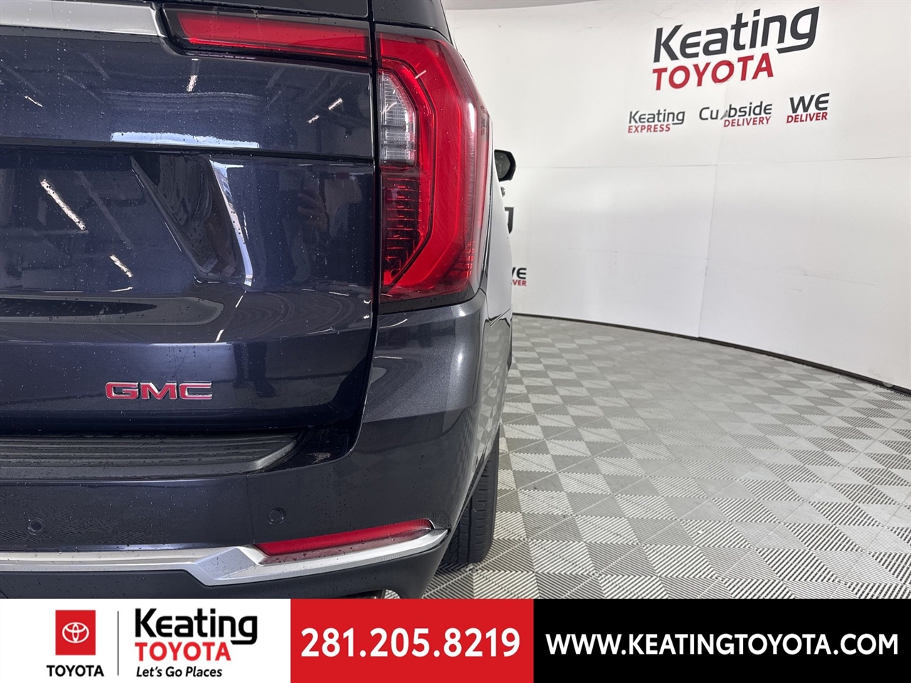 GMC Yukon Denali 4WD 2025