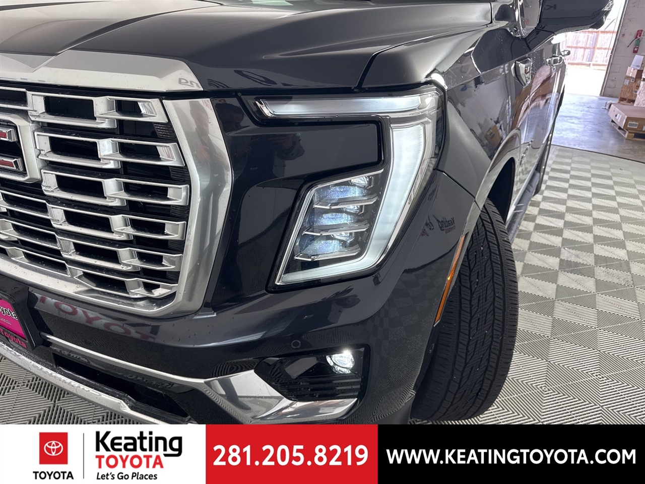 GMC Yukon Denali 4WD 2025