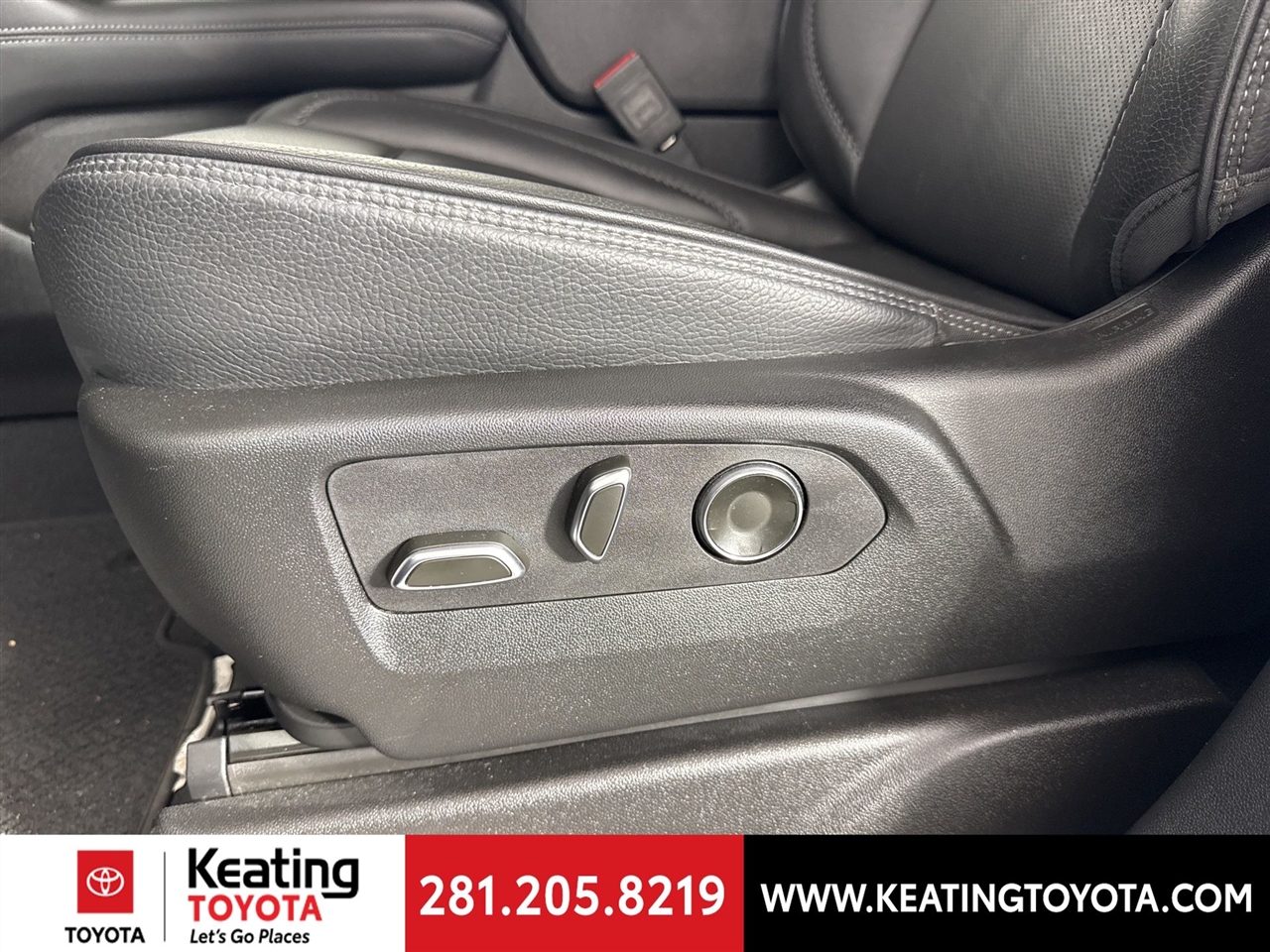 GMC Yukon Denali 4WD 2025