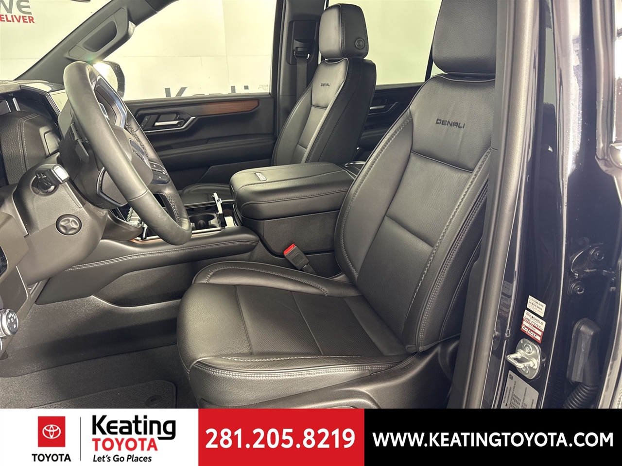 GMC Yukon Denali 4WD 2025