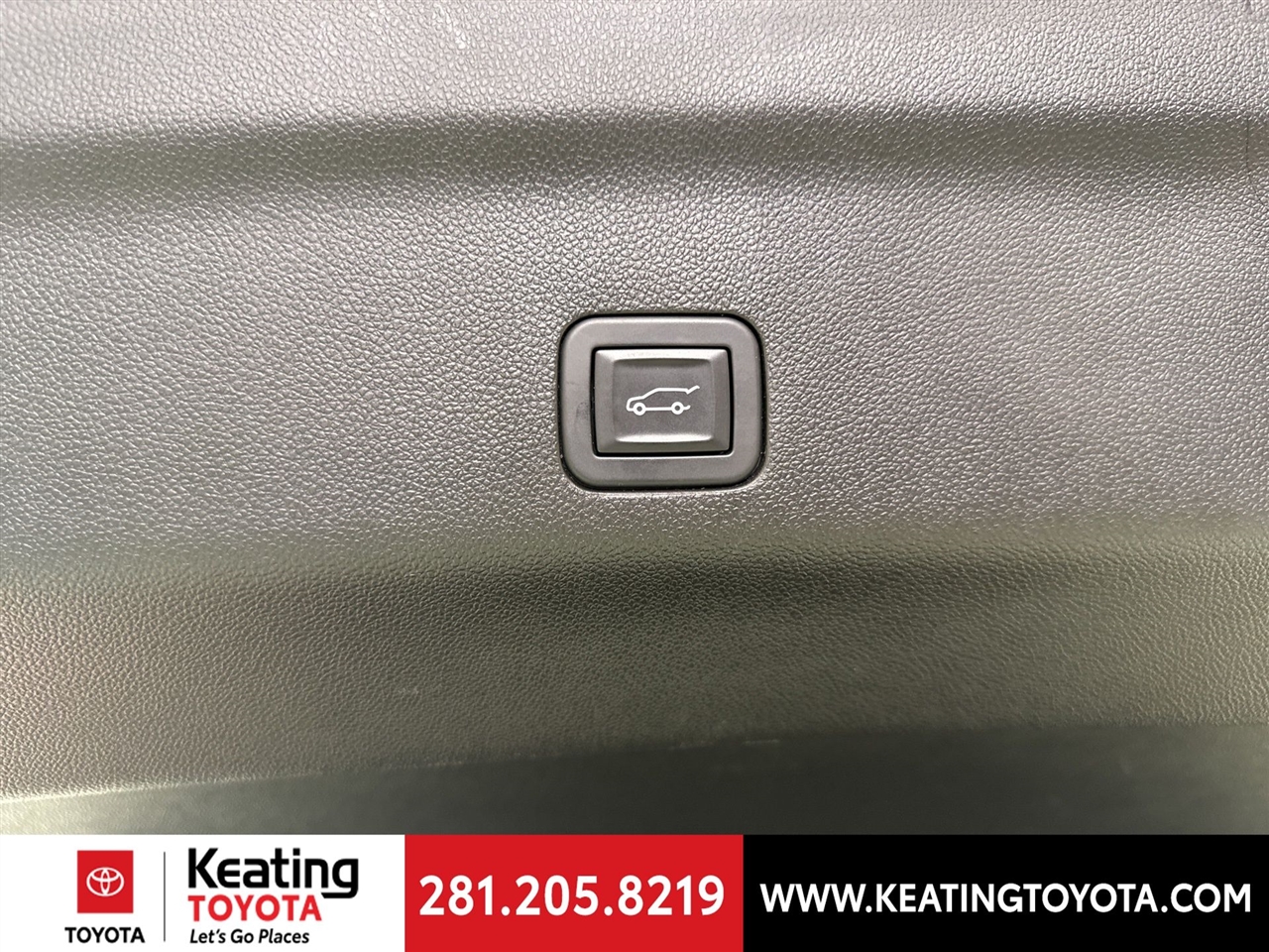 GMC Yukon Denali 4WD 2025