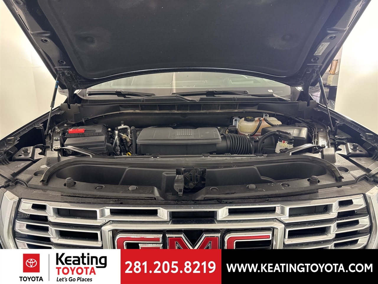 GMC Yukon Denali 4WD 2025