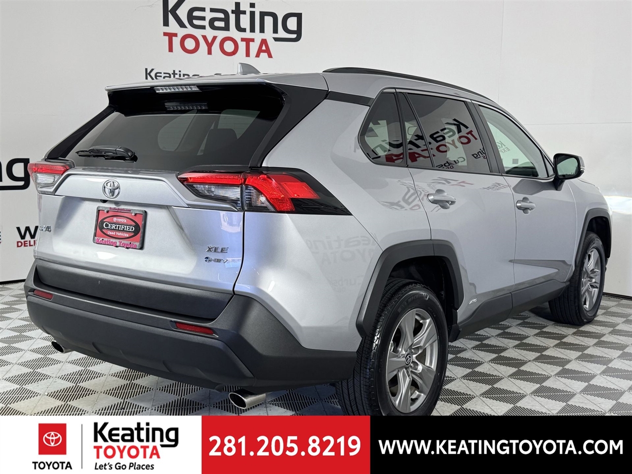 Toyota RAV4 Hybrid XLE 2025