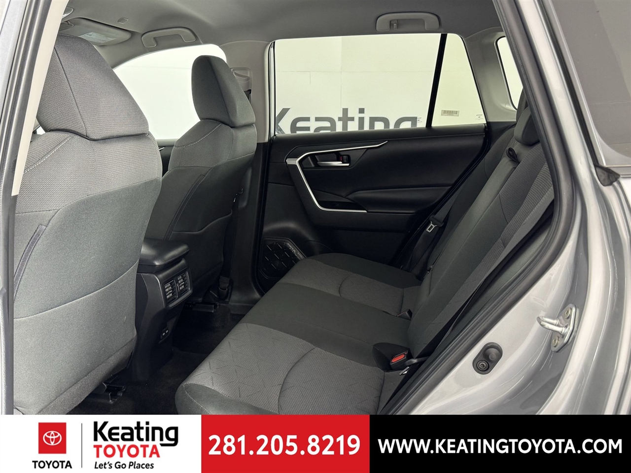 Toyota RAV4 Hybrid XLE 2025