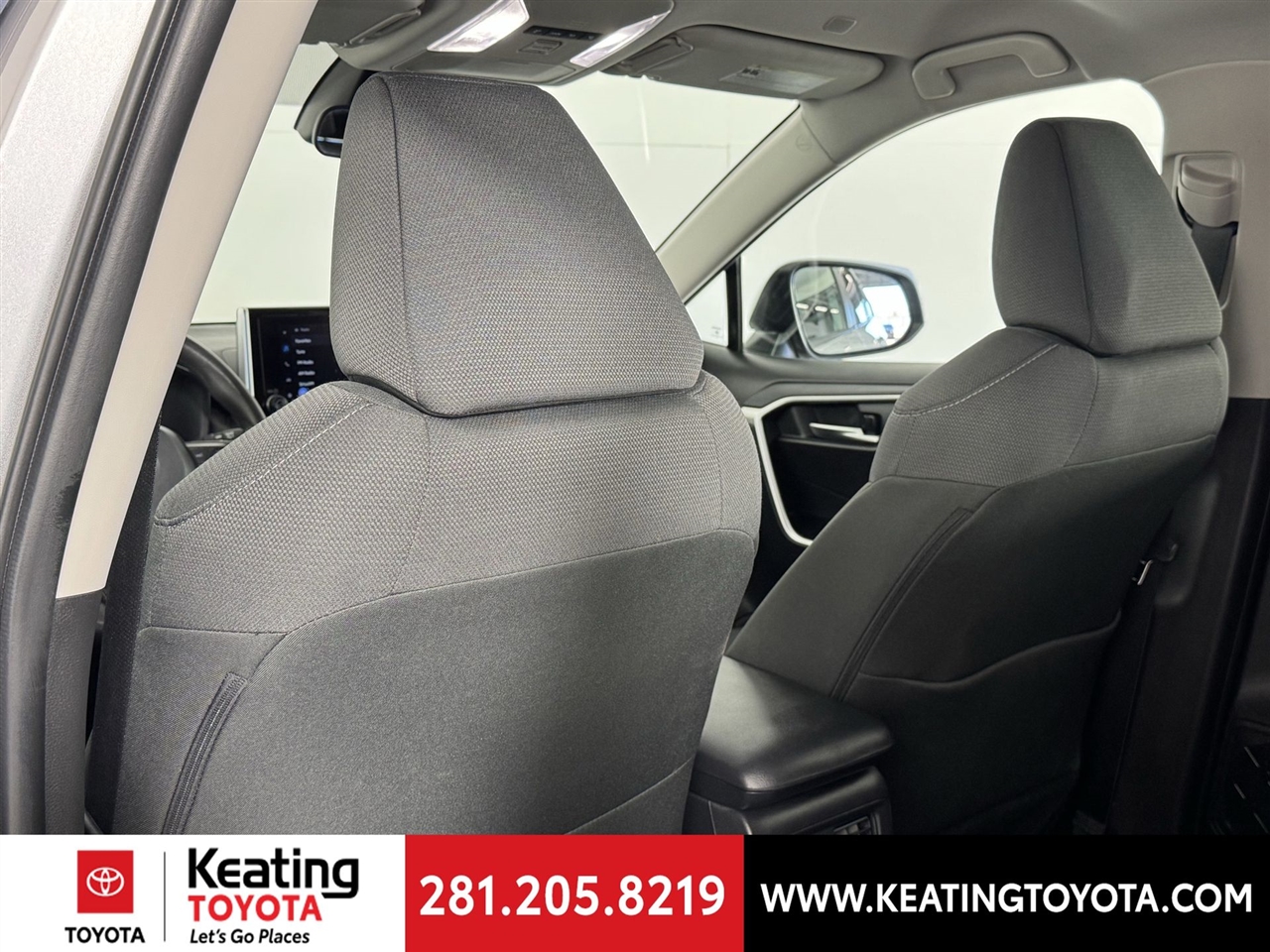 Toyota RAV4 Hybrid XLE 2025