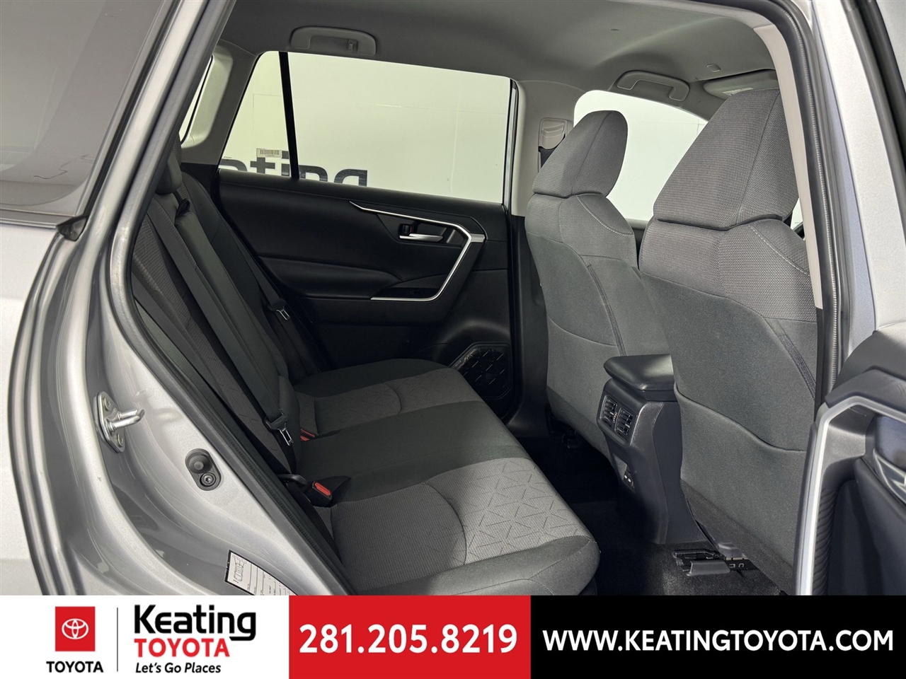 Toyota RAV4 Hybrid XLE 2025