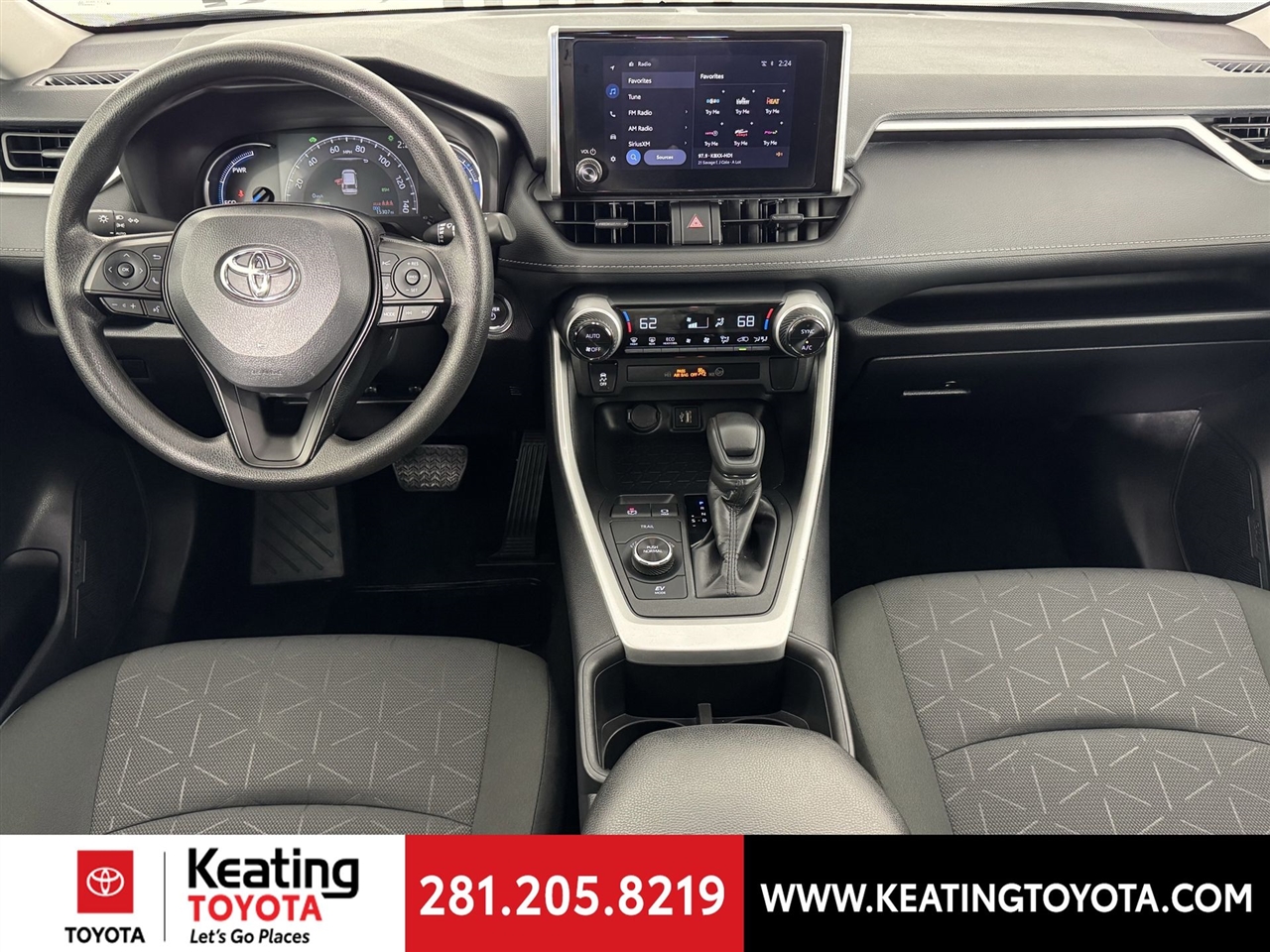 Toyota RAV4 Hybrid XLE 2025