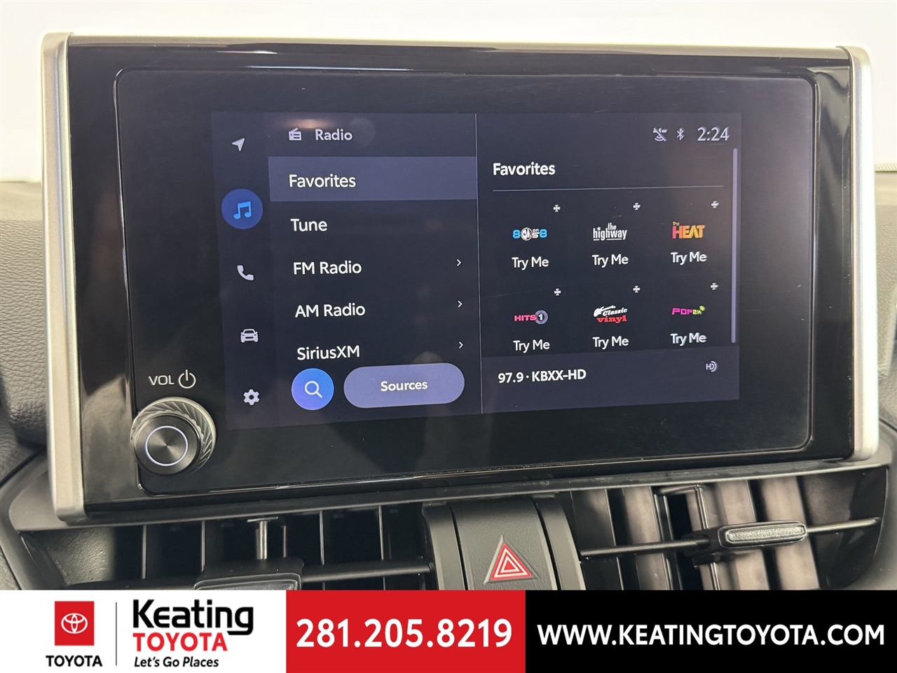 Toyota RAV4 Hybrid XLE 2025