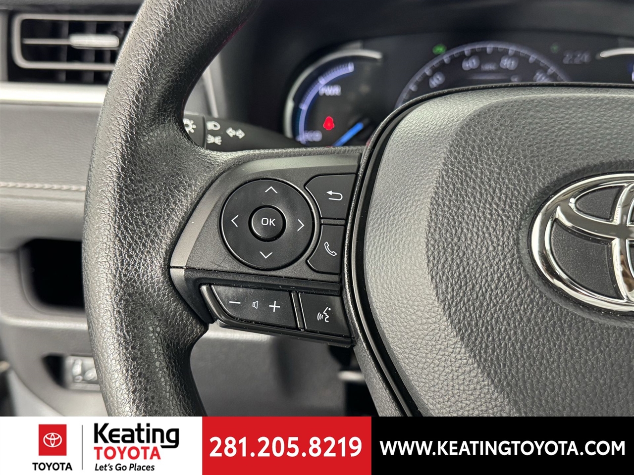 Toyota RAV4 Hybrid XLE 2025