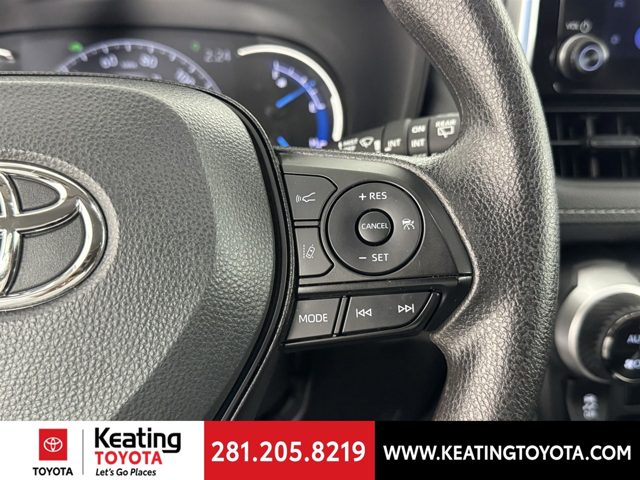 Toyota RAV4 Hybrid XLE 2025