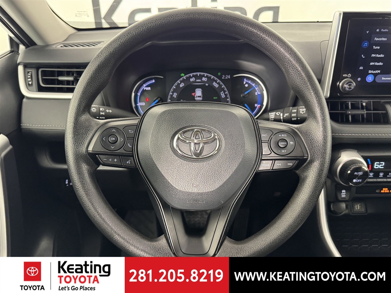 Toyota RAV4 Hybrid XLE 2025