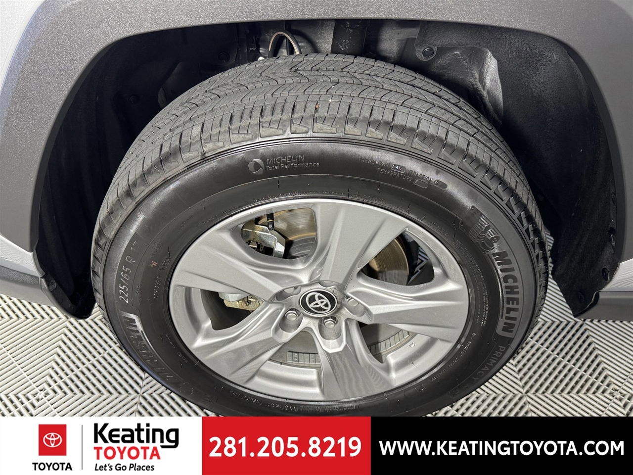 Toyota RAV4 Hybrid XLE 2025