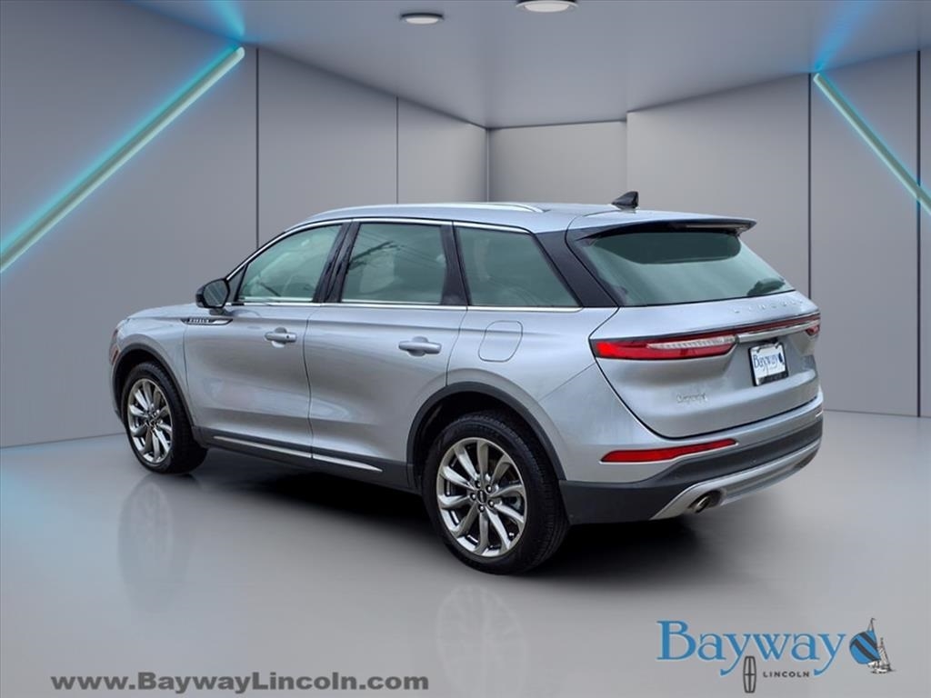 Lincoln Corsair Base 2021