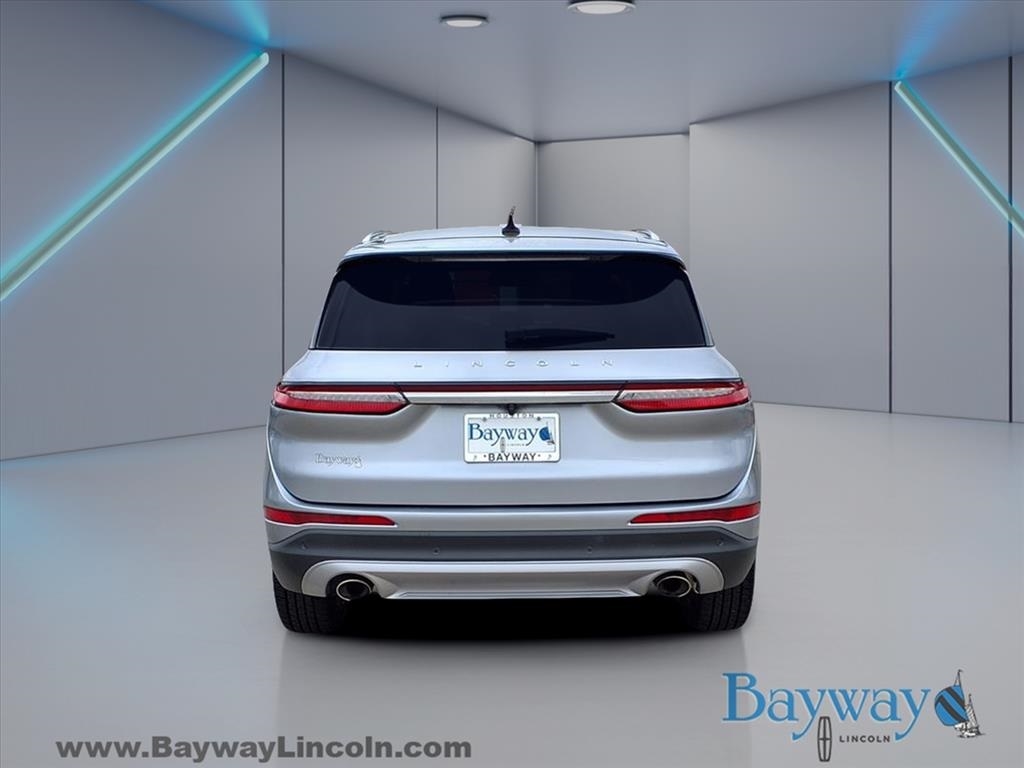 Lincoln Corsair Base 2021