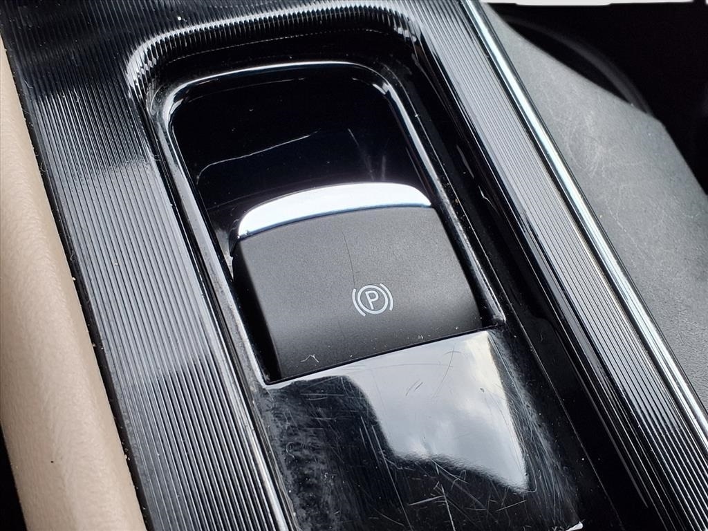 Lincoln Corsair Base 2021