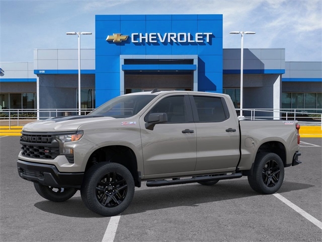 Chevrolet Silverado 1500 Trail Boss Custom Crew Cab 4WD 2026