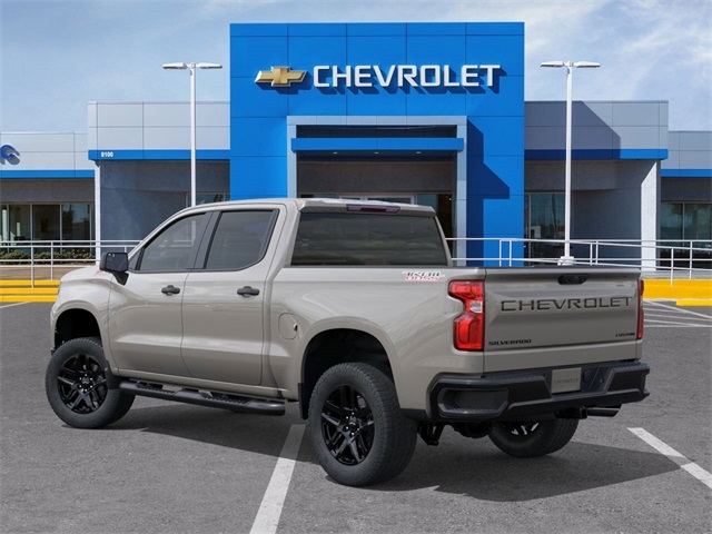 Chevrolet Silverado 1500 Trail Boss Custom Crew Cab 4WD 2026