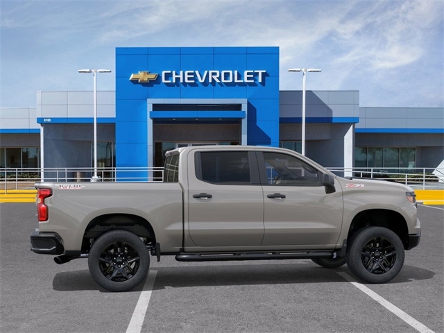 Chevrolet Silverado 1500 Trail Boss Custom Crew Cab 4WD 2026