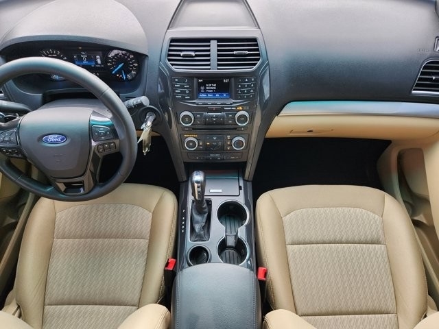 Ford Explorer Base FWD 2017