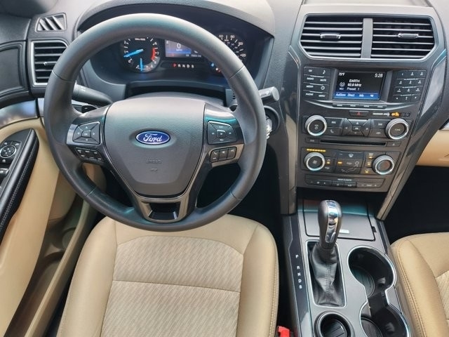 Ford Explorer Base FWD 2017