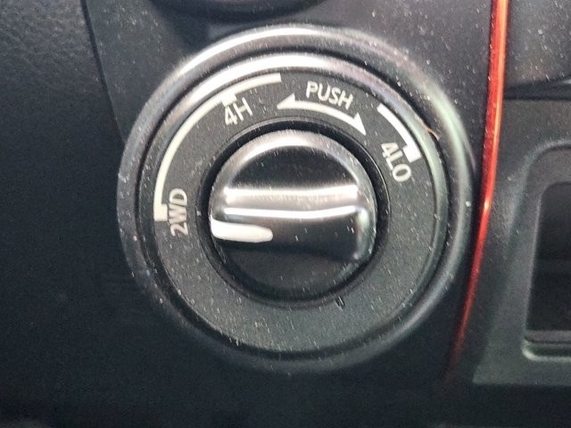 Nissan Titan SV Crew Cab 4WD 2018