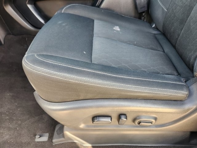 Nissan Titan SV Crew Cab 4WD 2018