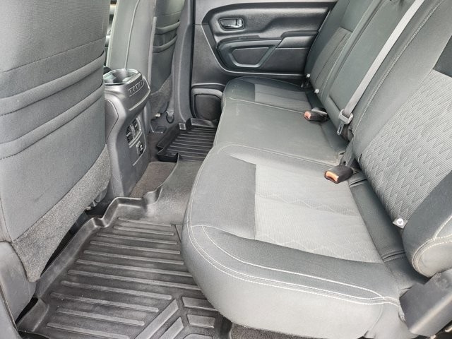 Nissan Titan SV Crew Cab 4WD 2018