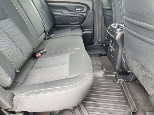 Nissan Titan SV Crew Cab 4WD 2018