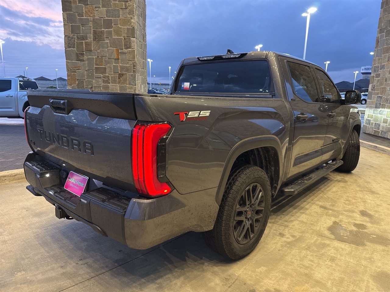 Toyota Tundra SR5 CrewMax 4WD 2023