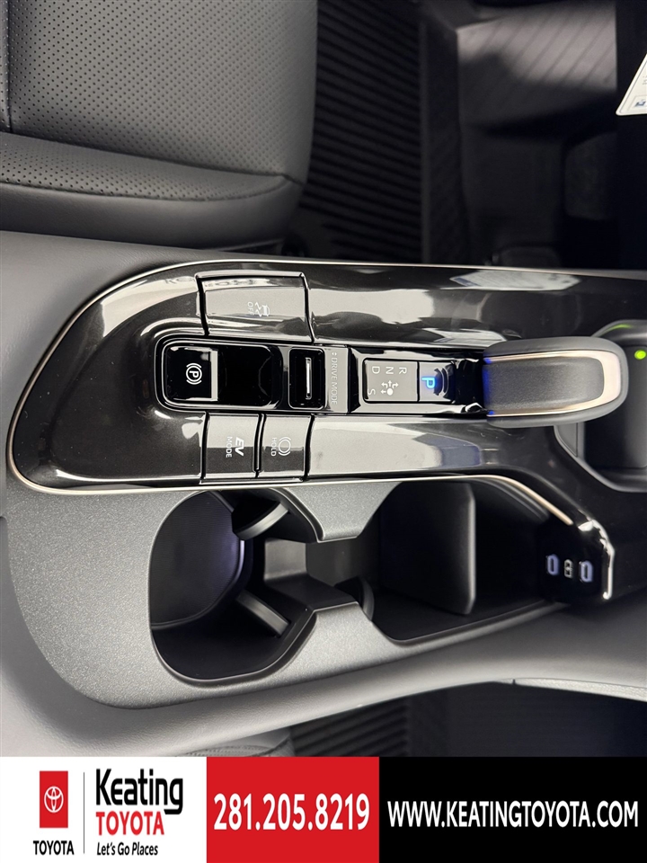 Toyota Crown Signia Limited 2025