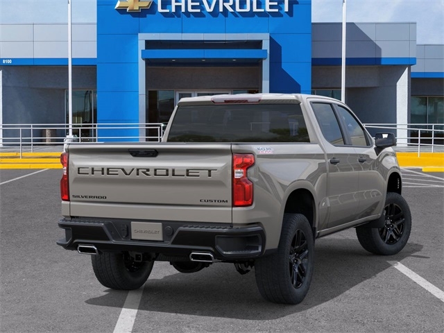 Chevrolet Silverado 1500 Trail Boss Custom Crew Cab 4WD 2026