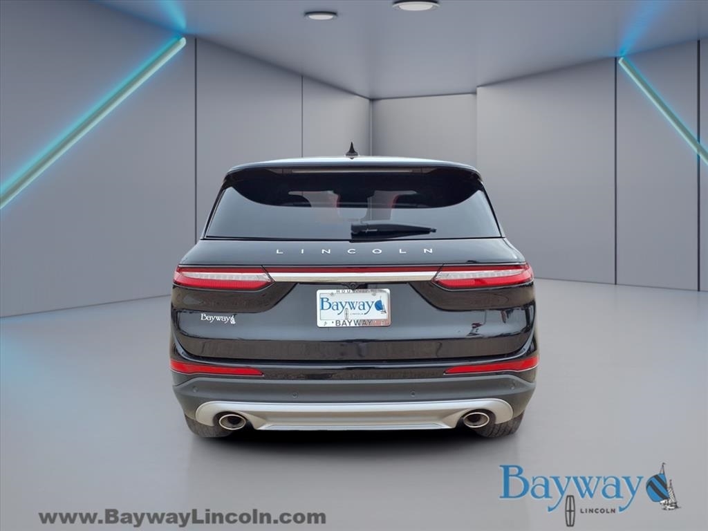 Lincoln Corsair Base 2023