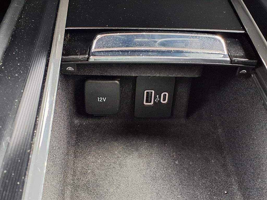 Lincoln Corsair Base 2023