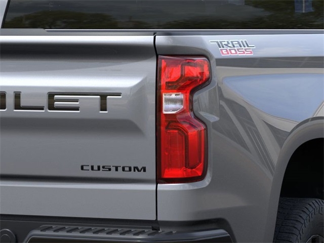 Chevrolet Silverado 1500 Trail Boss Custom Crew Cab 4WD 2026