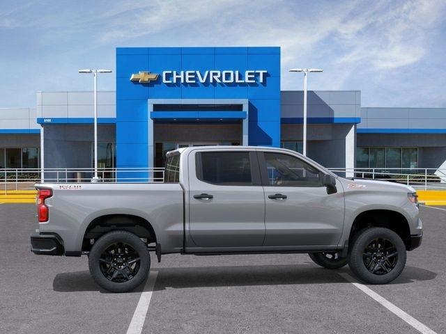 Chevrolet Silverado 1500 Trail Boss Custom Crew Cab 4WD 2026